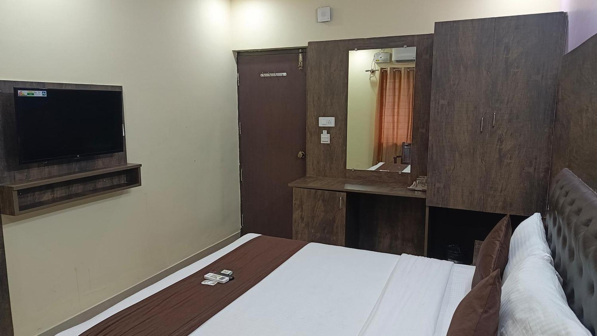 Pph Royal Gs Comforts Opp Mall Of Asia バンガロール エクステリア 写真