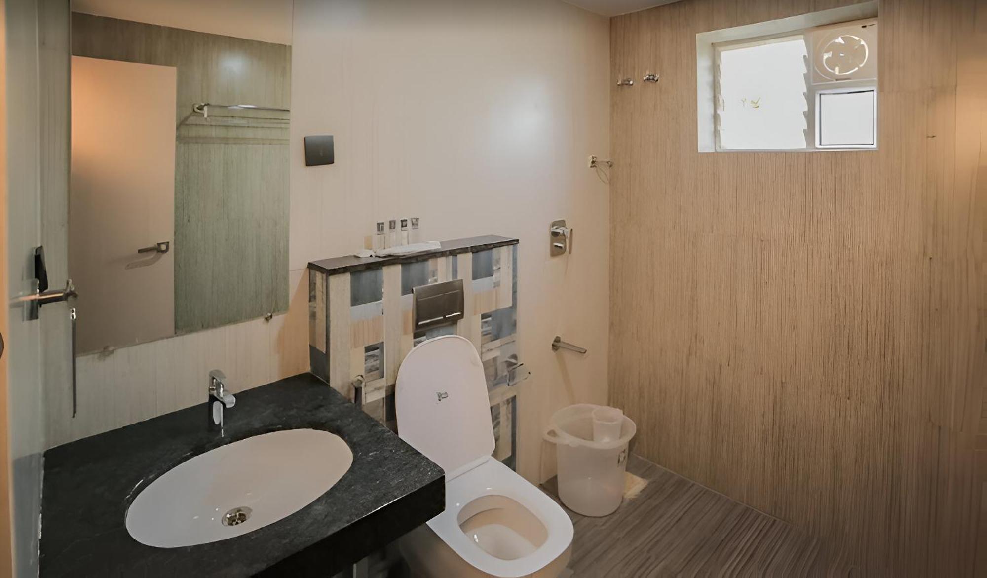 Pph Royal Gs Comforts Opp Mall Of Asia バンガロール エクステリア 写真
