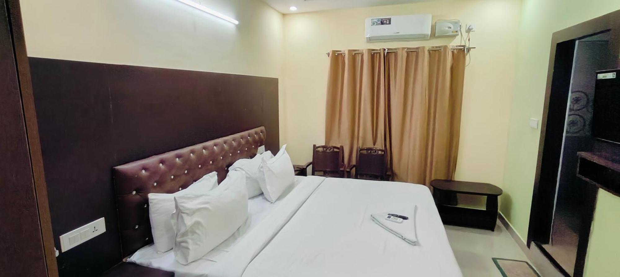 Pph Royal Gs Comforts Opp Mall Of Asia バンガロール エクステリア 写真
